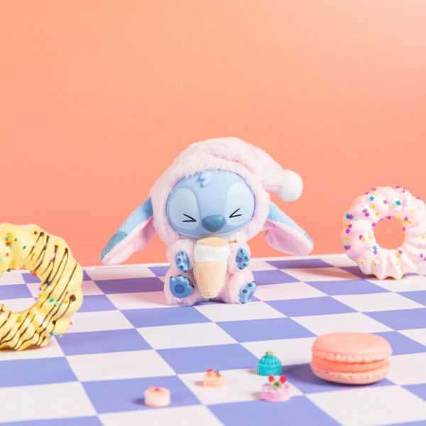 Stitch Comendo algo antes de dormir - Imagem 7