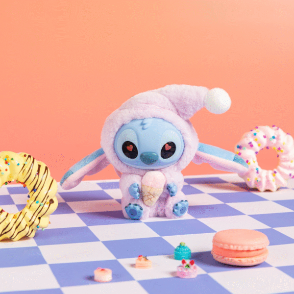 Stitch Comendo algo antes de dormir - Imagem 3