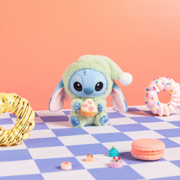 Stitch Comendo algo antes de dormir - Imagem 4